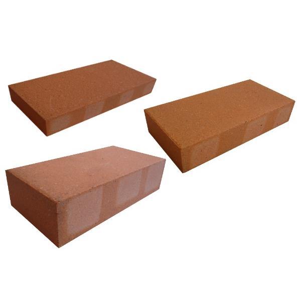 briques et carreaux réfractaires pressés marron