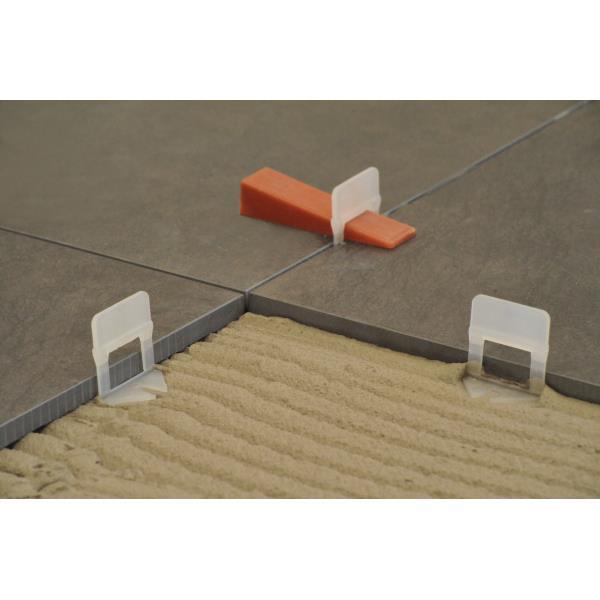 spacer self-leveling